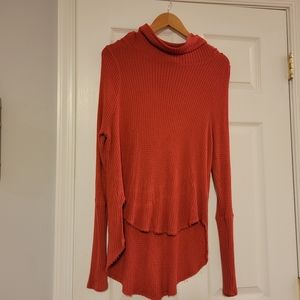 We the Free People Stretchy rust Waffle Material Cowl Neck Sweater Size Medium